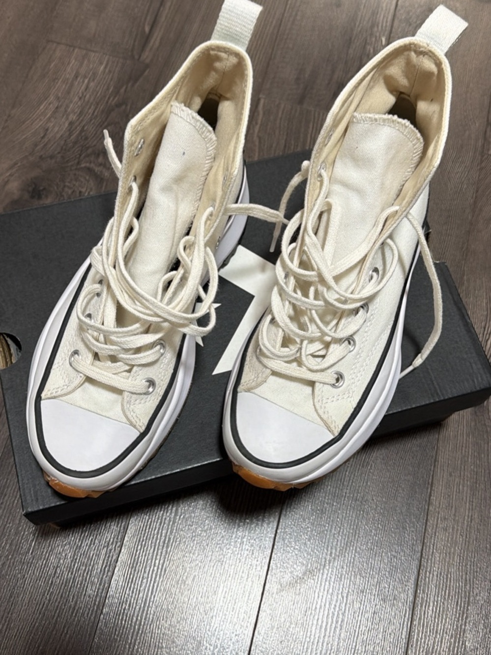 Converse Run Star Hike with Gum Rubber Sole